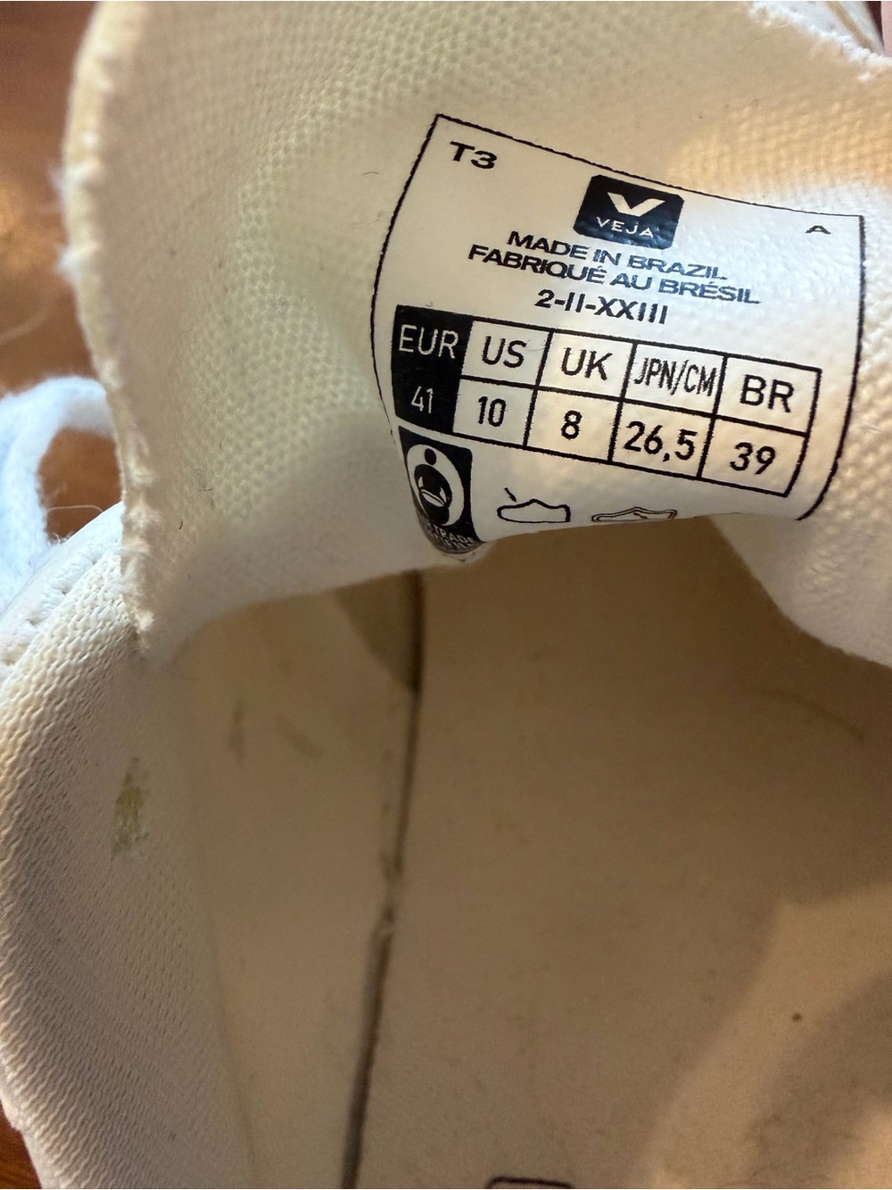 Veja sneaker in white and black - Picture 4 of 5